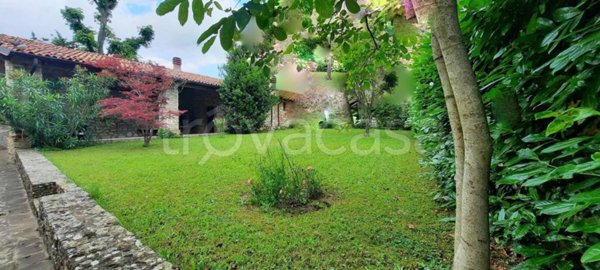 casa indipendente in vendita a Travo