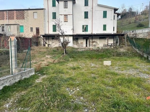 casa indipendente in vendita a Travo in zona Due Bandiere