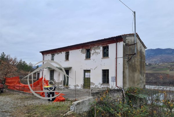 casa indipendente in vendita a Travo