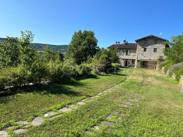 casa indipendente in vendita a Travo