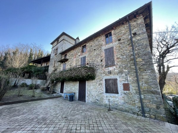 casa indipendente in vendita a Travo
