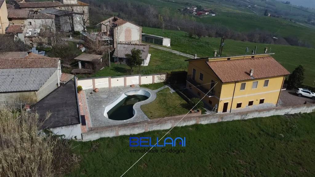 casa indipendente in vendita a Travo