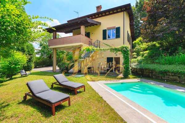 casa indipendente in vendita a Travo in zona Pigazzano