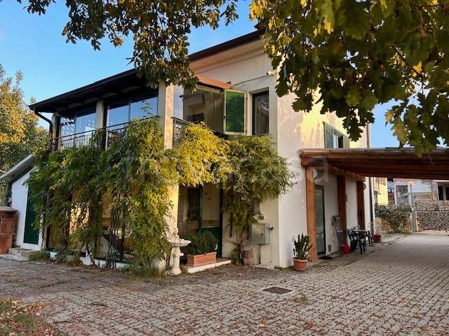 casa indipendente in vendita a Travo