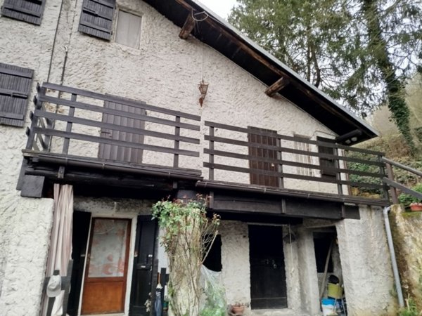 casa indipendente in vendita a Travo