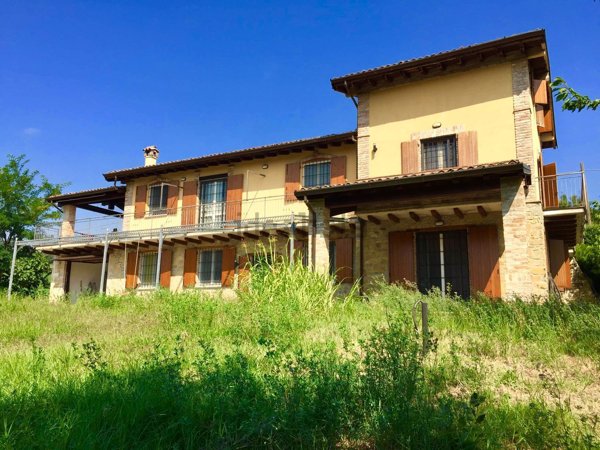 casa indipendente in vendita a Travo