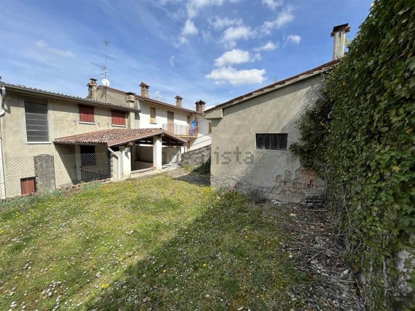 appartamento in vendita a Travo