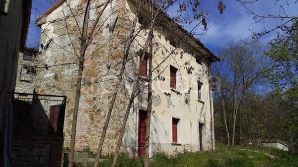 casa indipendente in vendita a Travo