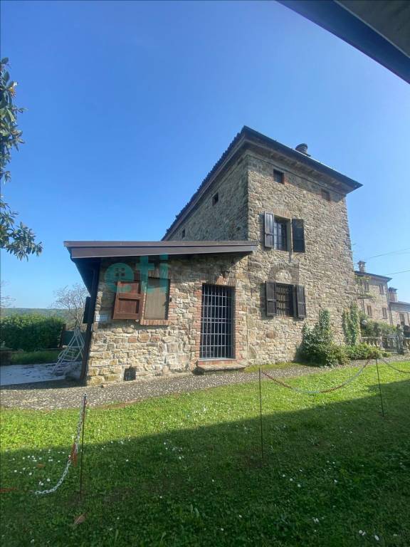casa indipendente in vendita a Travo