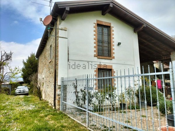 pentavano in vendita a Travo