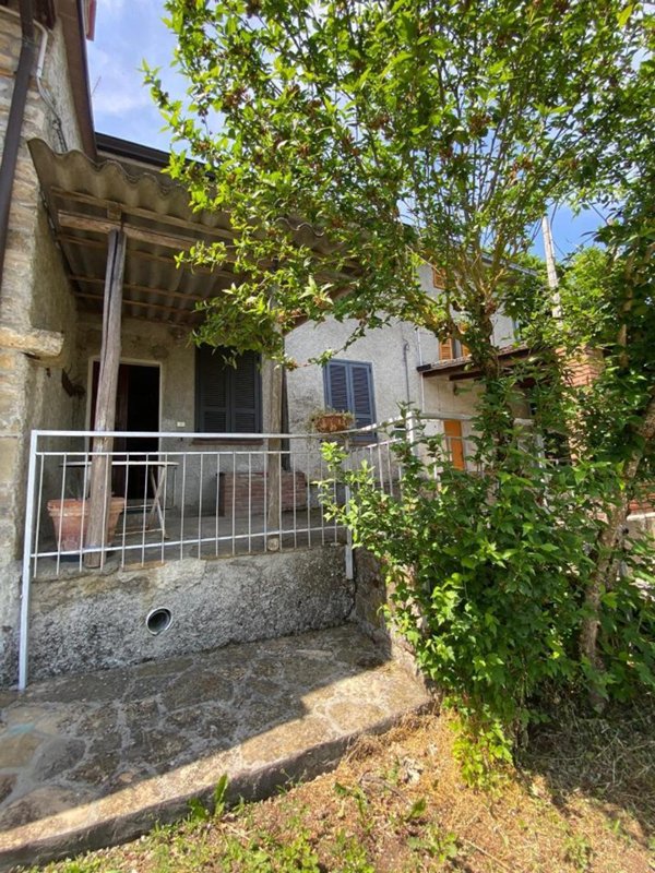 casa indipendente in vendita a Travo