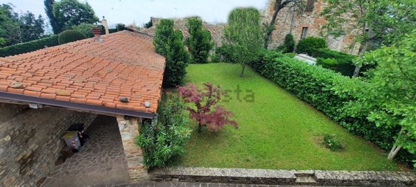 casa indipendente in vendita a Travo in zona Pigazzano