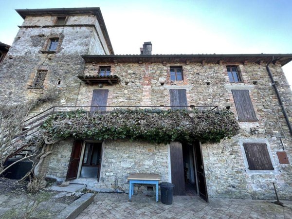 casa indipendente in vendita a Travo