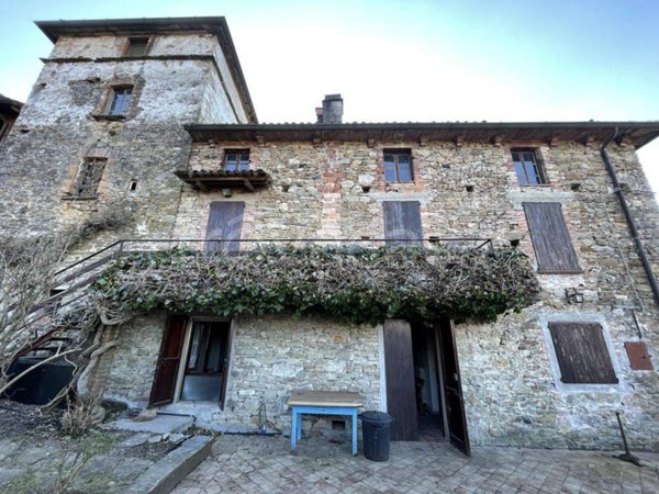 casa indipendente in vendita a Travo