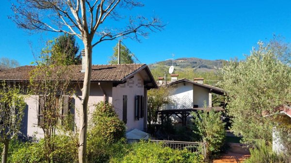 casa indipendente in vendita a Travo