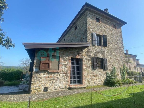 casa indipendente in vendita a Travo