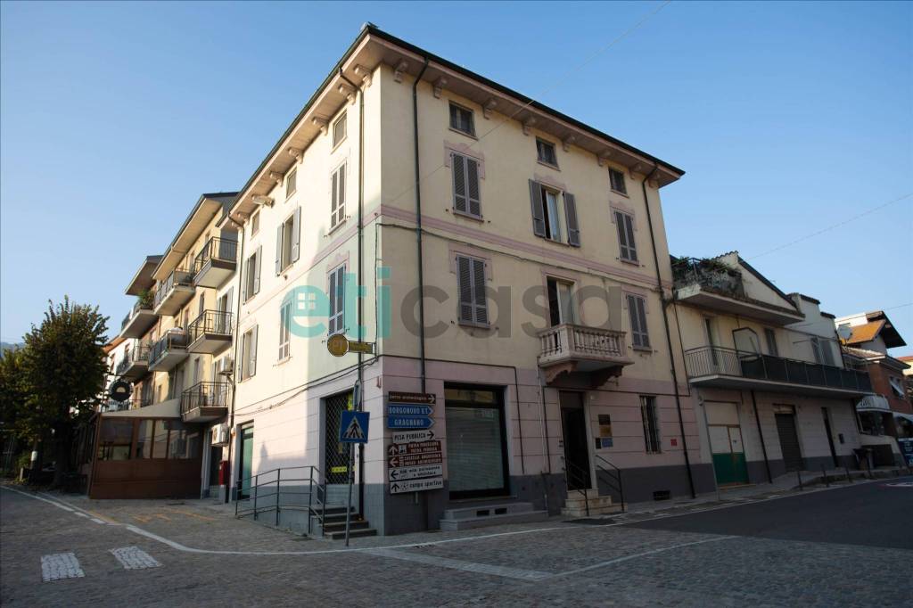 negozio in vendita a Travo