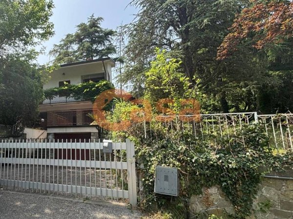 casa indipendente in vendita a Travo