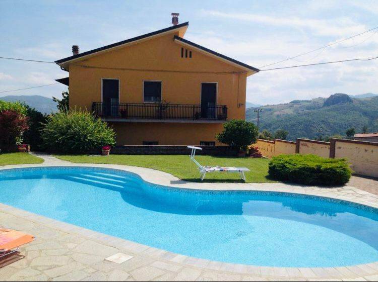 casa indipendente in vendita a Travo