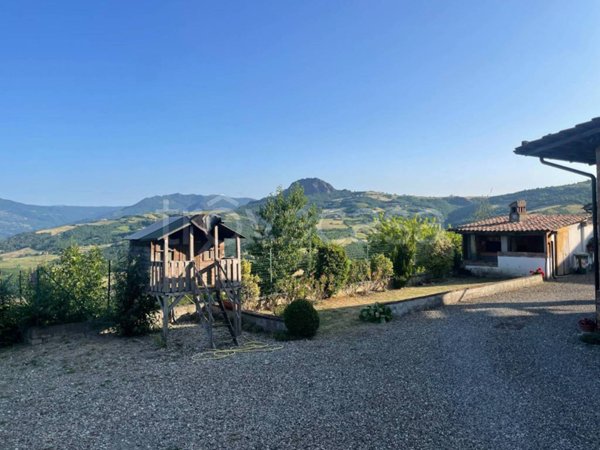 casa indipendente in vendita a Travo