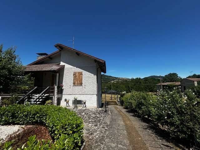 casa indipendente in vendita a Travo in zona Quadrelli