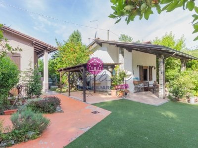 casa indipendente in vendita a Travo
