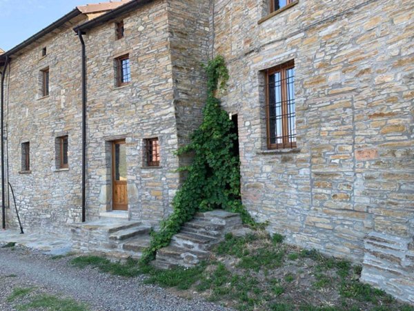 casale in vendita a Travo in zona Cernusca