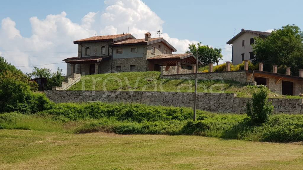 casa indipendente in vendita a Travo