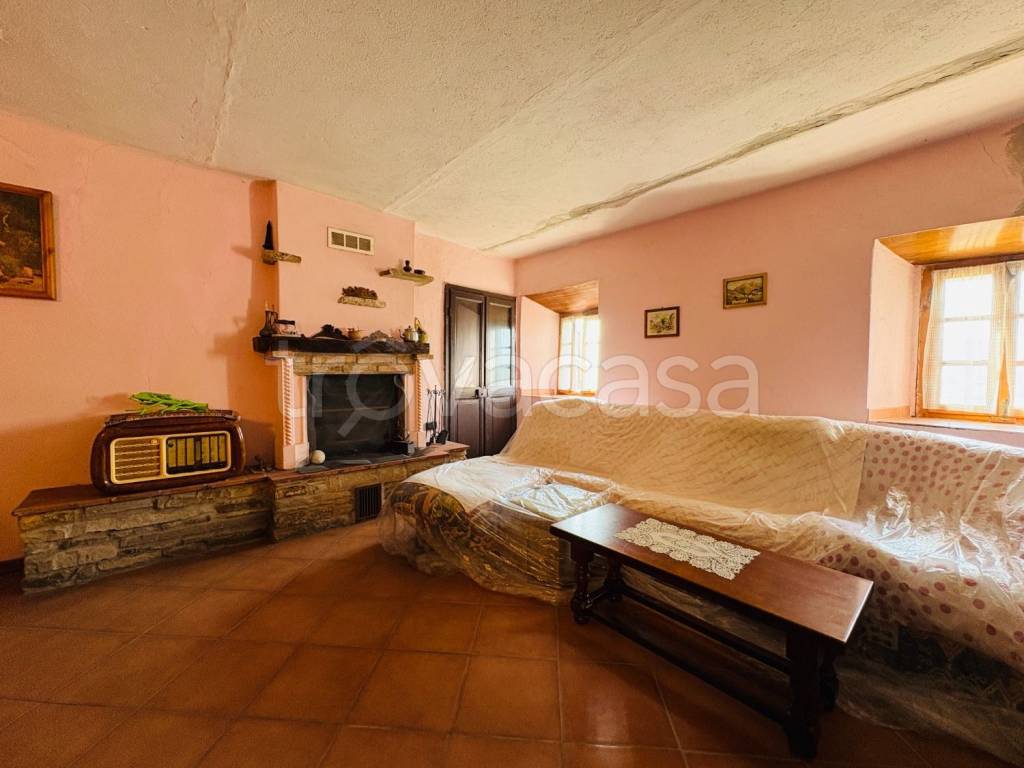 casa indipendente in vendita a Travo