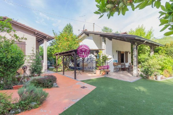 casa indipendente in vendita a Travo