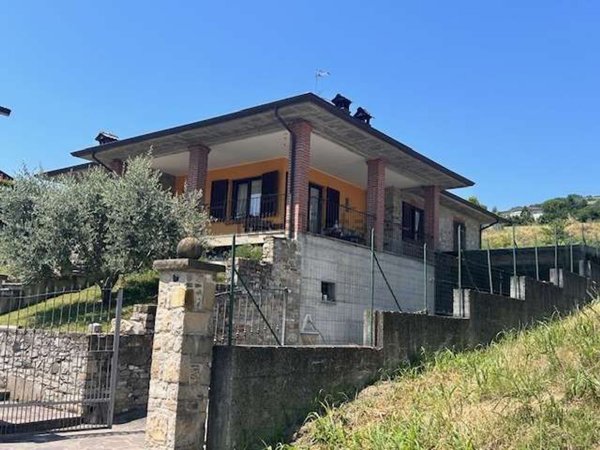 casa indipendente in vendita a Travo