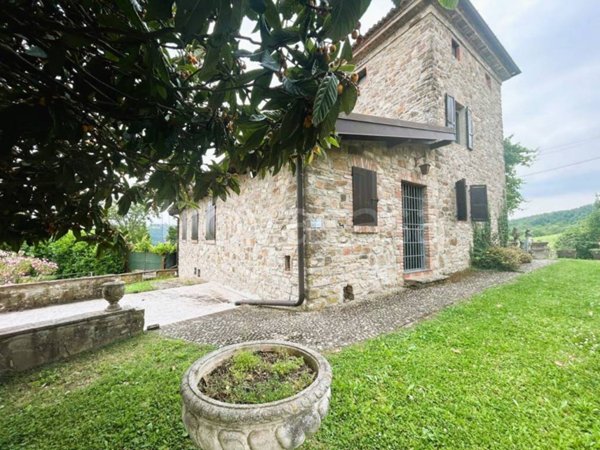 casa indipendente in vendita a Travo