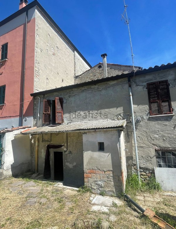 casa indipendente in vendita a Travo