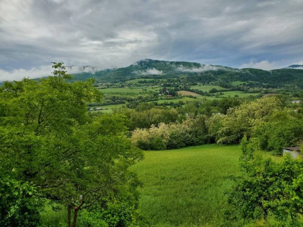 casa indipendente in vendita a Travo