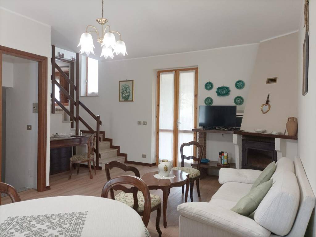 casa indipendente in vendita a Travo