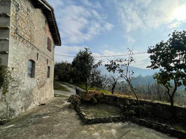 casa indipendente in vendita a Travo