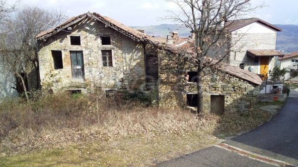 casa indipendente in vendita a Travo
