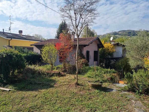 casa indipendente in vendita a Travo