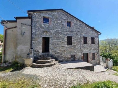 casa indipendente in vendita a Travo in zona Donceto