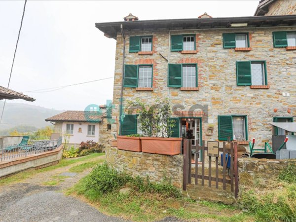 casa indipendente in vendita a Travo