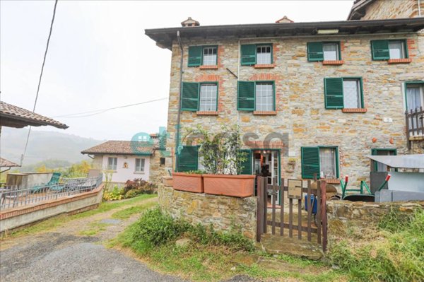 casa indipendente in vendita a Travo