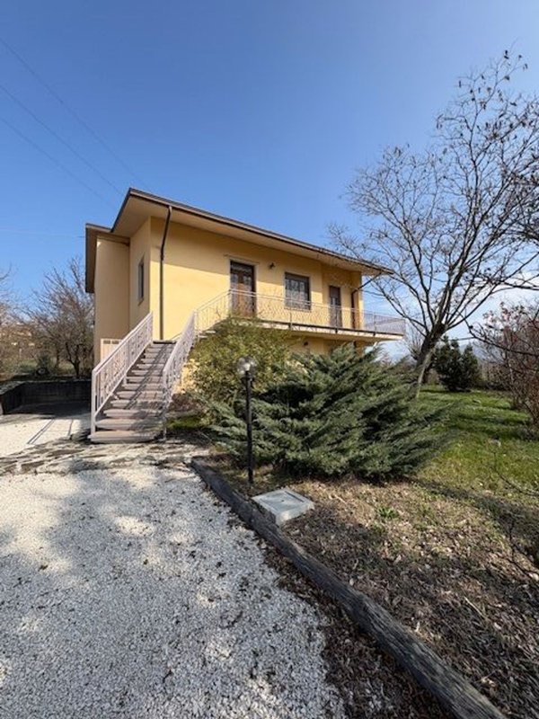 casa indipendente in vendita a Travo in zona Caverzago