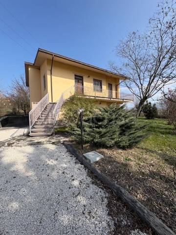 casa indipendente in vendita a Travo