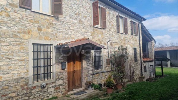 casa indipendente in vendita a Travo