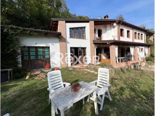 casa indipendente in vendita a Travo in zona Bobbiano