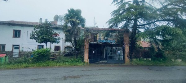 negozio in vendita a Travo