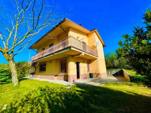 casa indipendente in vendita a Travo