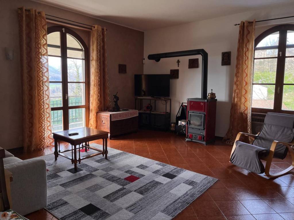 casa indipendente in vendita a Travo
