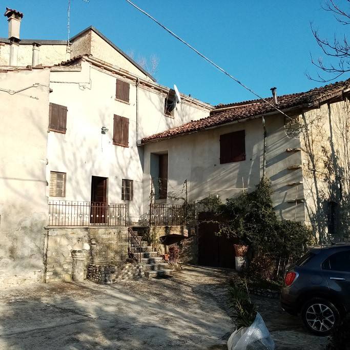 casa indipendente in vendita a Travo