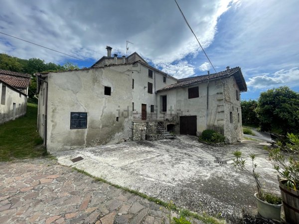 casale in vendita a Travo